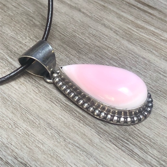 Pink Conch Shell Sterling Pendant - Picture 4 of 11